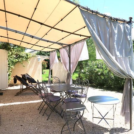 Maison D'Hotes "Les Ecuries Du Mas" Guest House Lamanon Εξωτερικό φωτογραφία