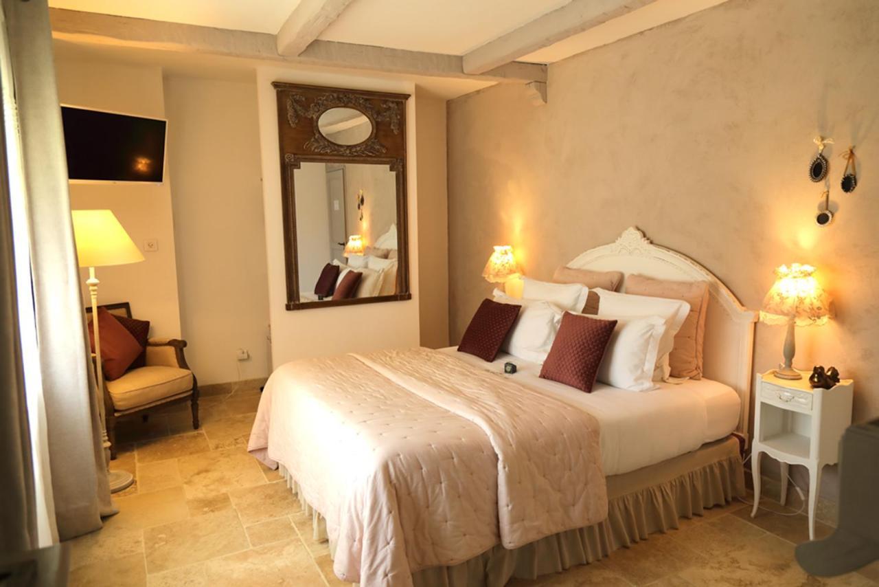 Maison D'Hotes "Les Ecuries Du Mas" Guest House Lamanon Εξωτερικό φωτογραφία