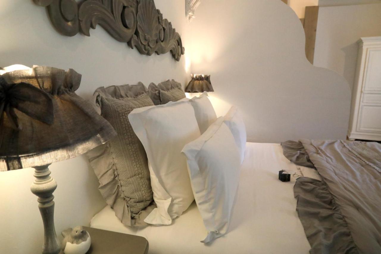 Maison D'Hotes "Les Ecuries Du Mas" Guest House Lamanon Εξωτερικό φωτογραφία