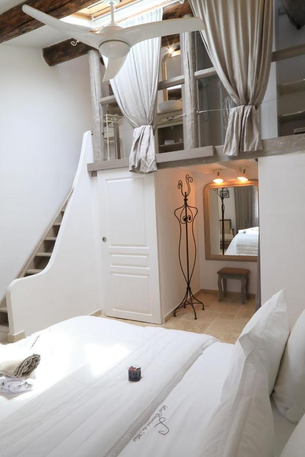 Maison D'Hotes "Les Ecuries Du Mas" Guest House Lamanon Εξωτερικό φωτογραφία