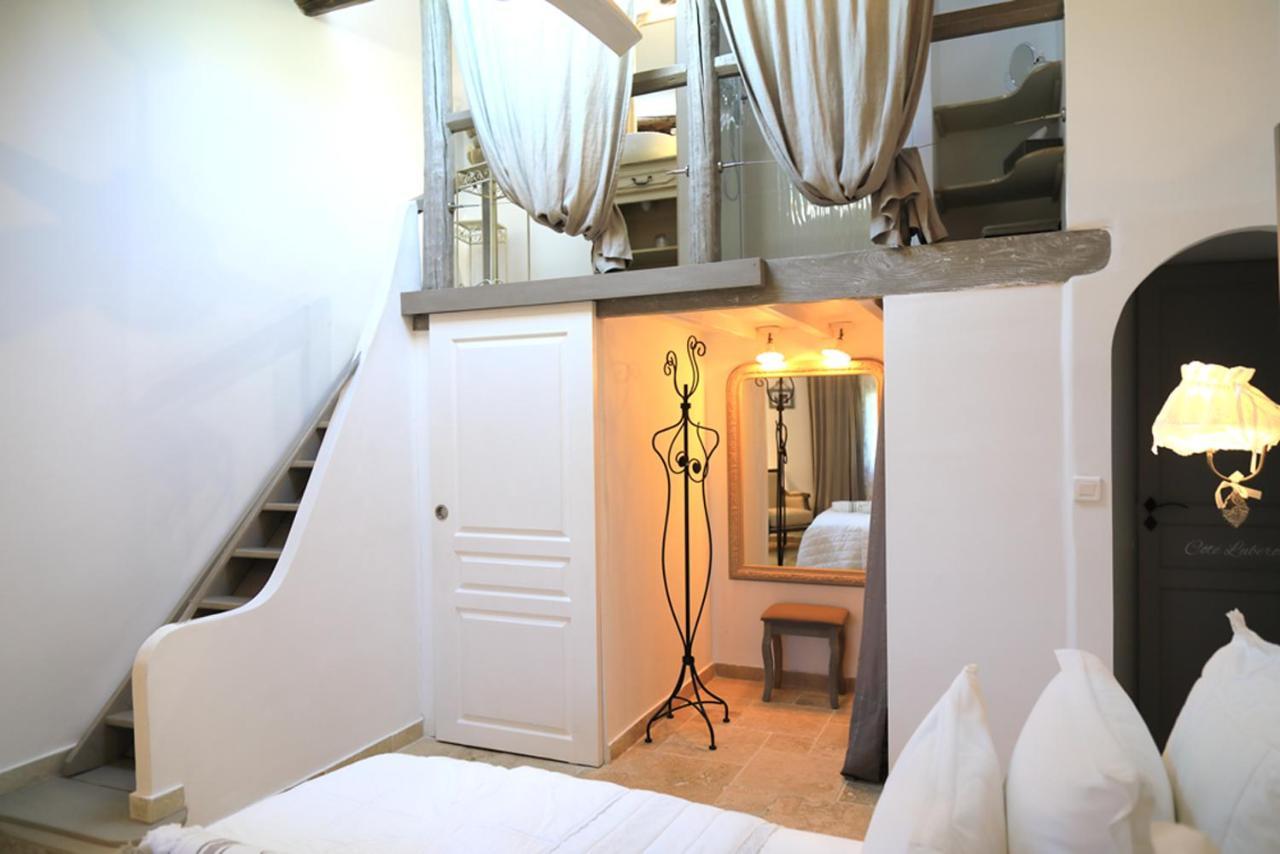 Maison D'Hotes "Les Ecuries Du Mas" Guest House Lamanon Εξωτερικό φωτογραφία
