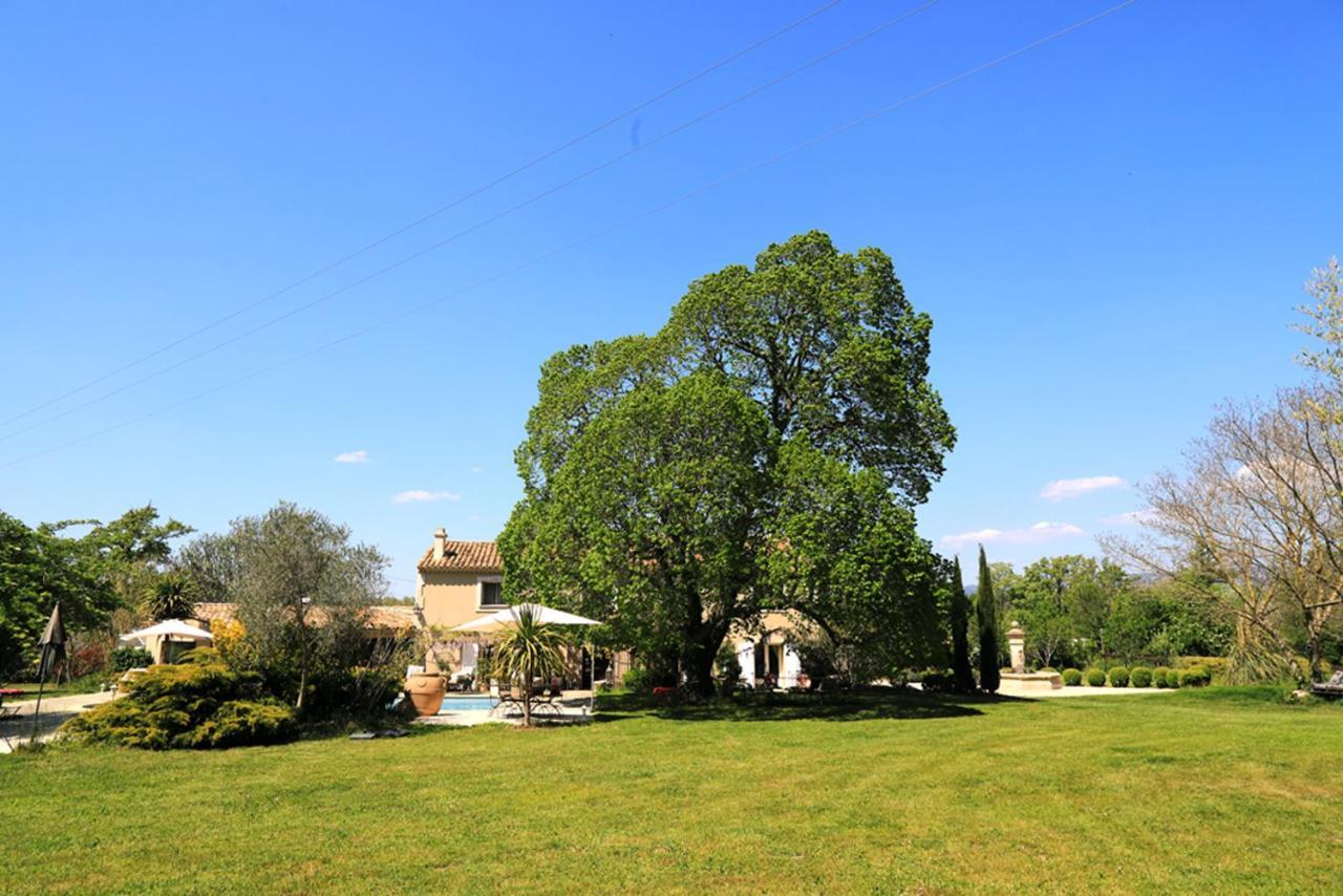 Maison D'Hotes "Les Ecuries Du Mas" Guest House Lamanon Εξωτερικό φωτογραφία