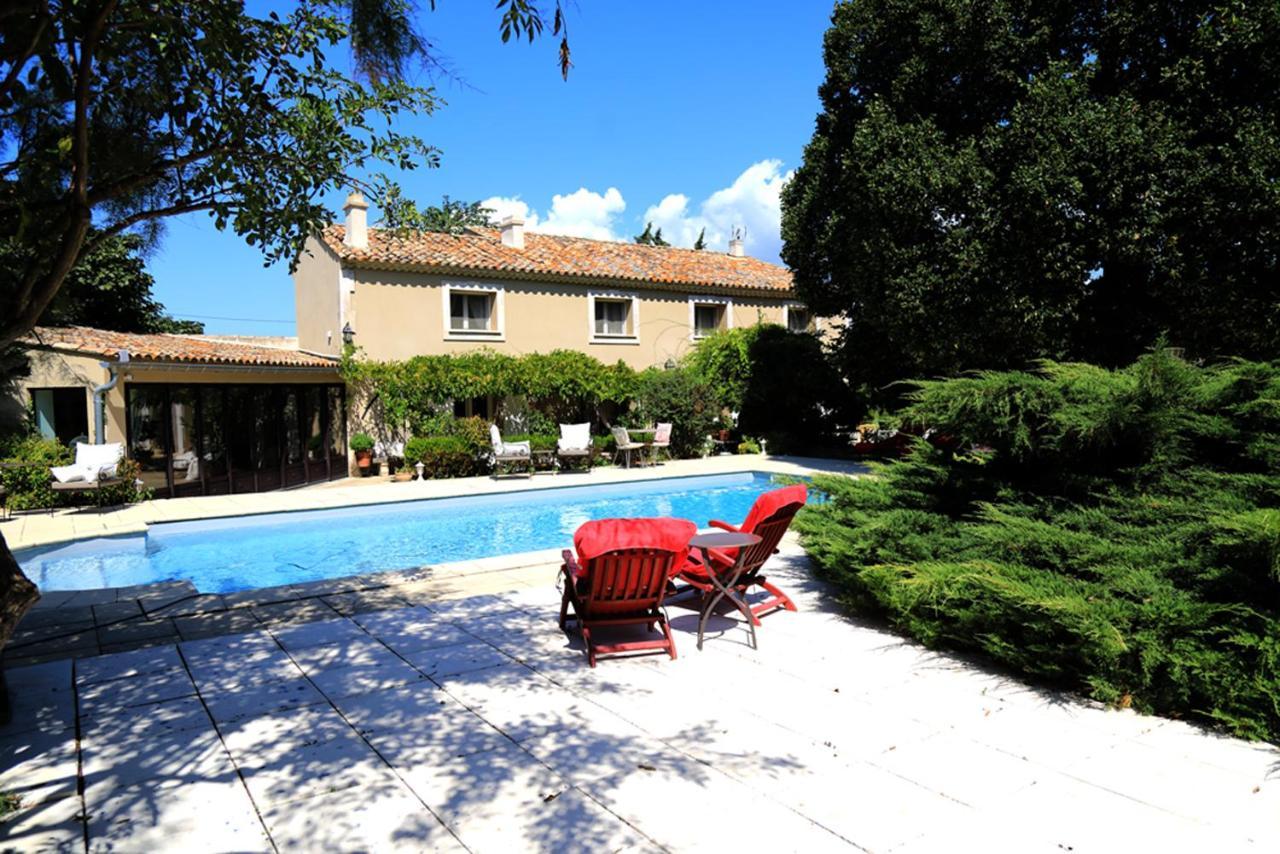 Maison D'Hotes "Les Ecuries Du Mas" Guest House Lamanon Εξωτερικό φωτογραφία